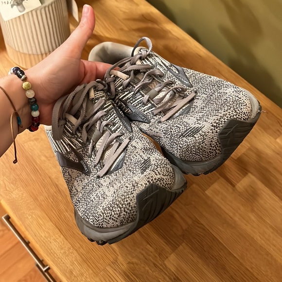 Brooks Mens Adrenaline GTS 19- Size 9.5 - Picture 8 of 9